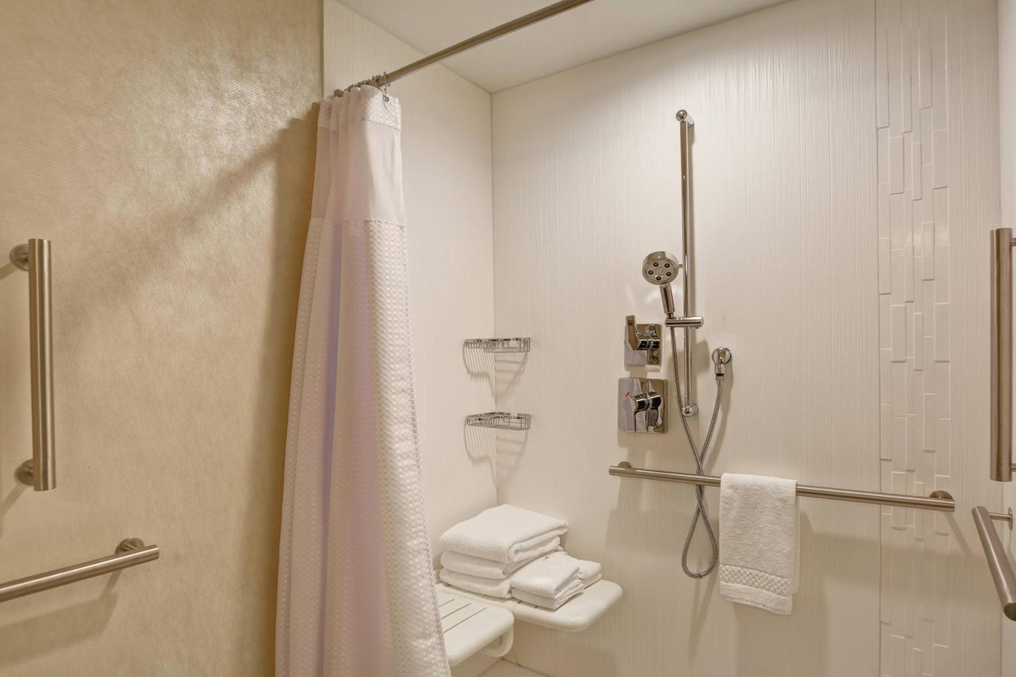 Courtyard By Marriott Long Island Islip/Courthouse Complex Hotel Central Islip Luaran gambar
